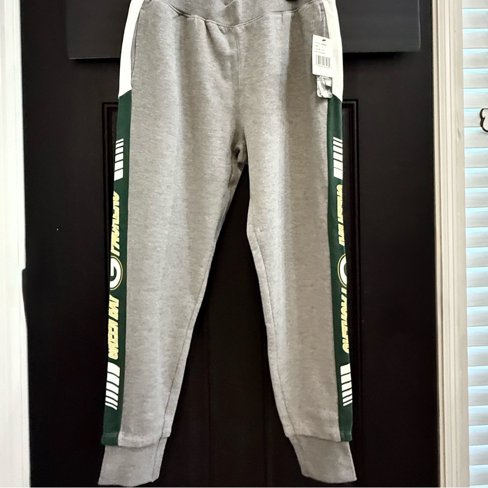 NWT Women’s Licensed NFL Green Bay Packers Joggers Sz Large